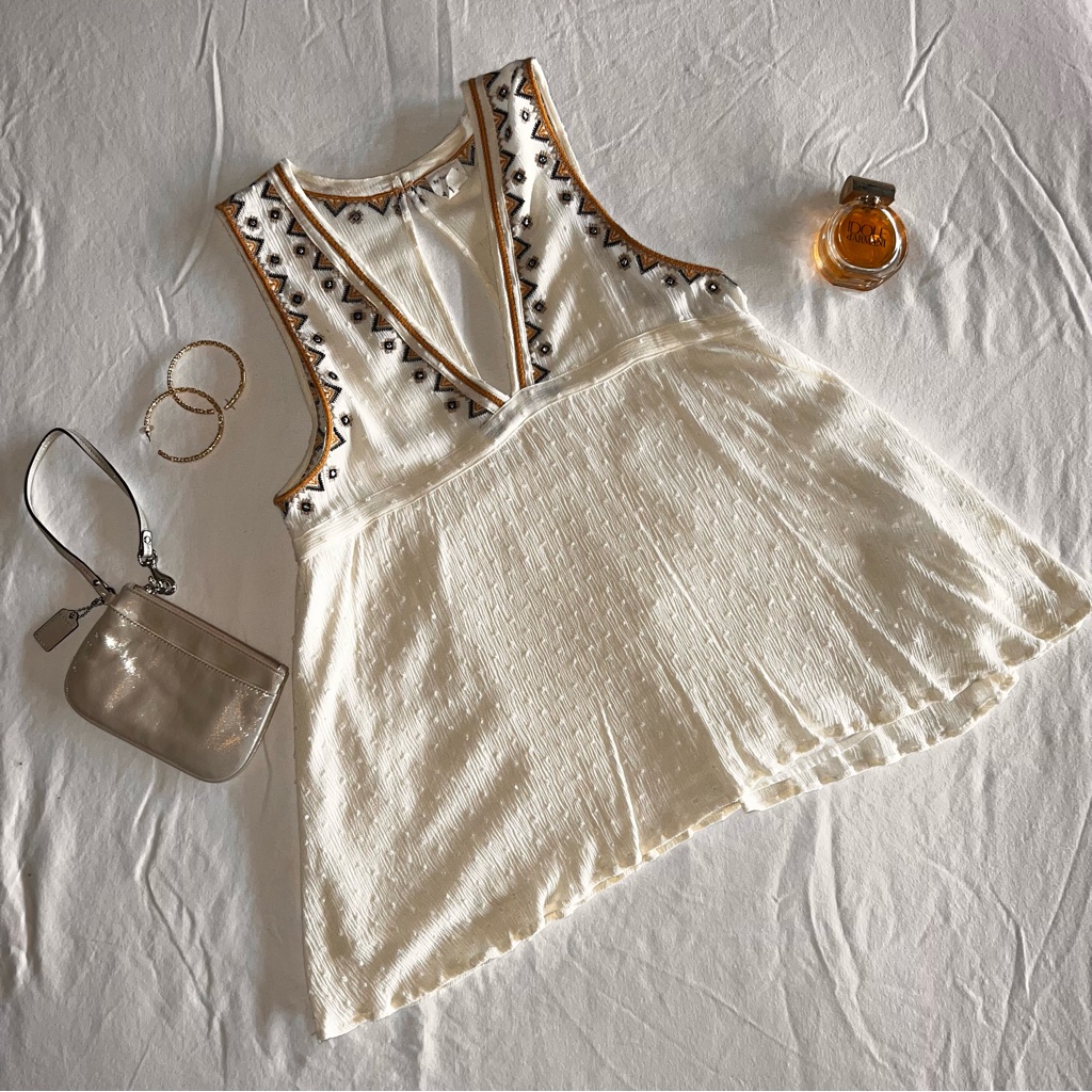 Boutique Find. Empire Bust Top.
